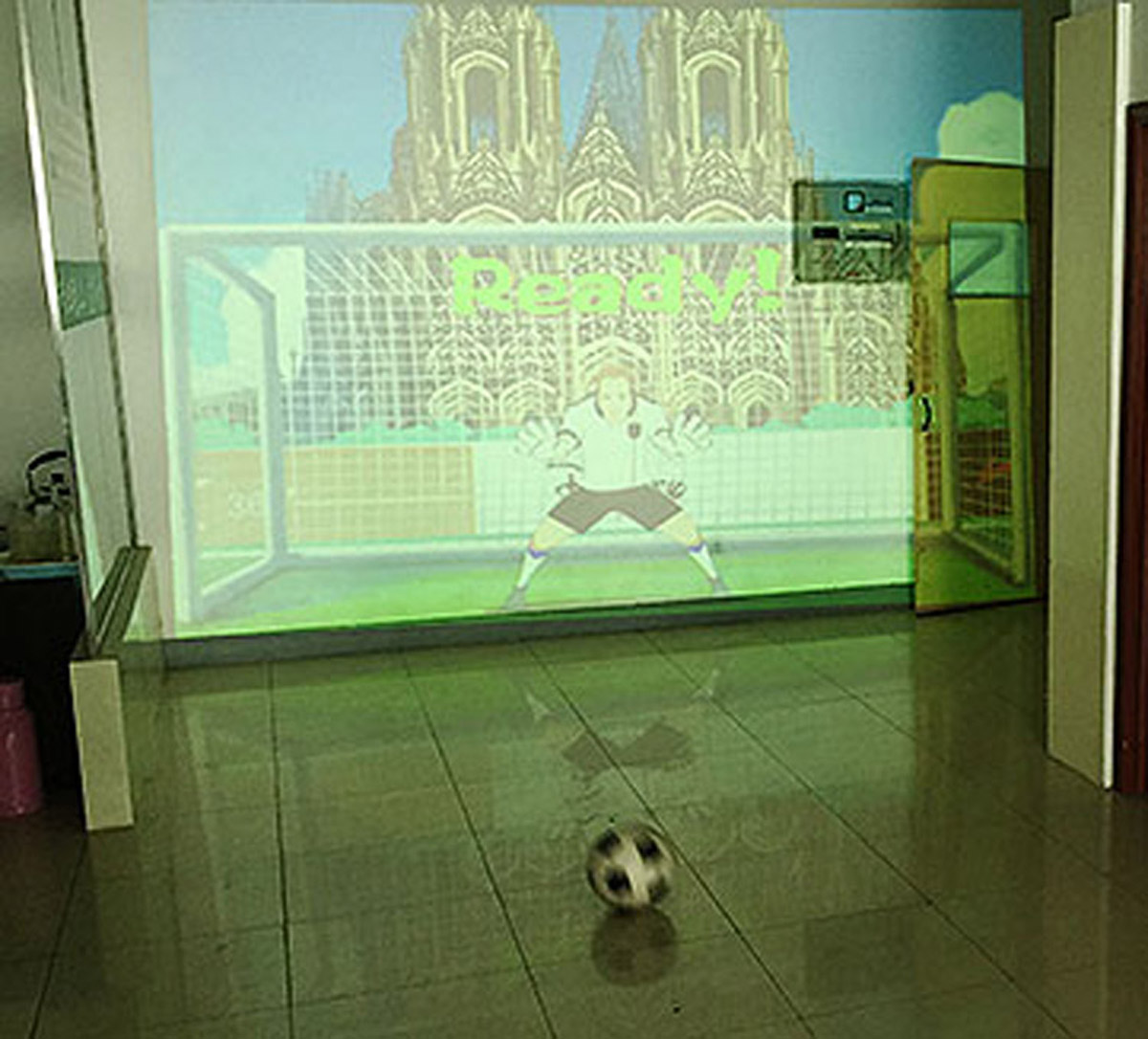 公共安全使用体感识别技术的虚拟足球射门.jpg